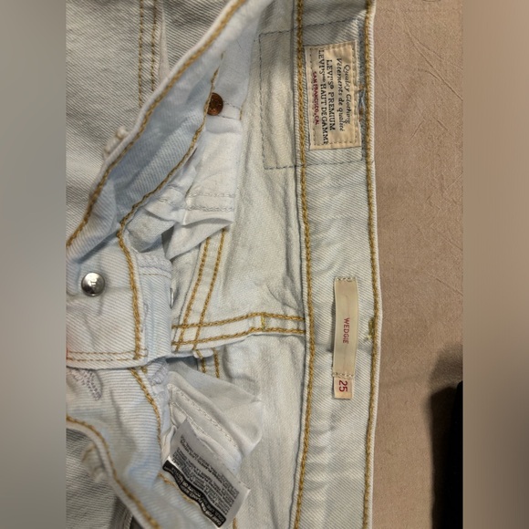 Levi wedgie jeans - Picture 3 of 3